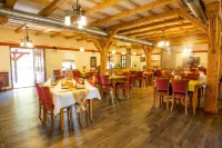 Hotel Zamkowy Młyn - breakfast