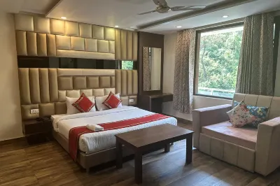 The Hoften Blue Magnets, Dalhousie Hotels near Panjpulla
