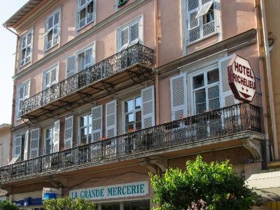 Hôtel Louvia