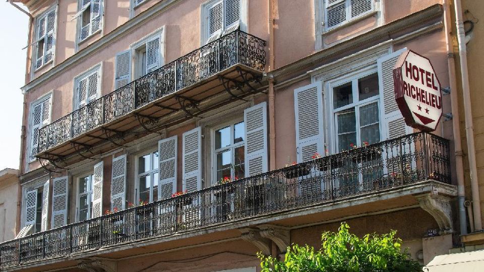 Hôtel Louvia