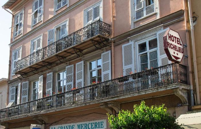 Hôtel Louvia