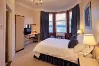 The Cedars Guest House - parking