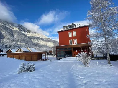 Hôtel Oberland Hotel dekat Alpe huez