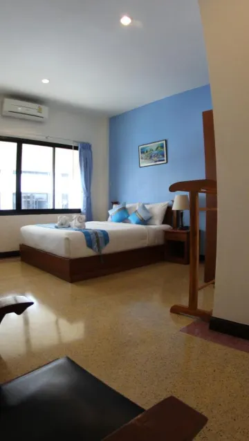 ห้องดีลักซ์ เตียงใหญ่ 1 เตียง