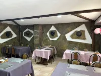 Monest Hotel - Kolam Renang