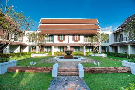 Wiangkaew Hotel Отели рядом с достопримечательностью «Wat Tha NAO»