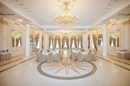 Понтос Плаза