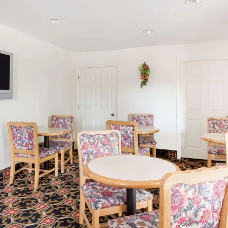 Super 8 by Wyndham Cleveland
