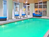 La Quinta Inn & Suites by Wyndham Winchester - Swimmingpools