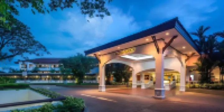 Orchid Country Club Hotels near Chong Yee Temple 萬國山忠義廟