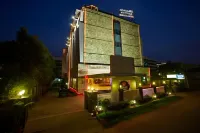 MGM Mark Whitefield Hotels in Brookefield