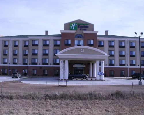 Holiday Inn Express & Suites PRATT by IHG Hotels in Pratt