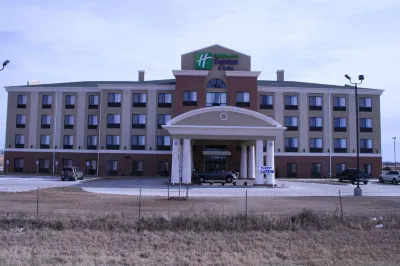 Holiday Inn Express & Suites PRATT by IHG Hotels in 