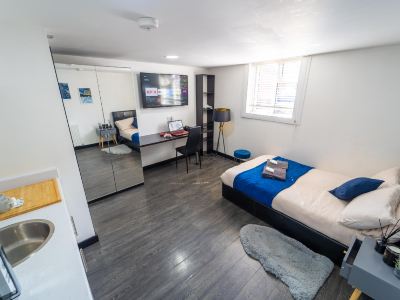 44 North Road Studios Near QE and Uob