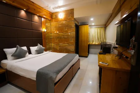 Hotel Three Star Pvt Ltd Отели рядом со станцией Panvel Railway Station