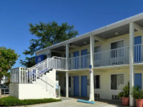 アメリカズ ベスト バリュー イン ブレーデントン サラソータ ブレーデントンのホテル