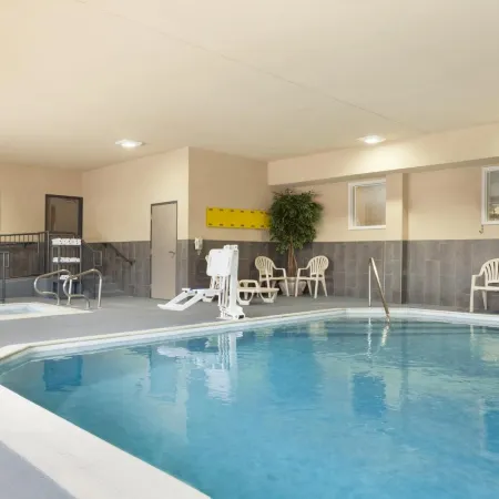 Country Inn & Suites by Radisson, Georgetown, KY
