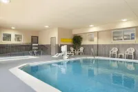 Country Inn & Suites by Radisson, Georgetown, KY - Pools