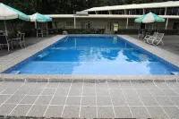 Huon Gulf Hotel & Apartments - Pools