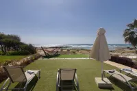 Villa Suri, Luxury Seafront Villa - WiFi