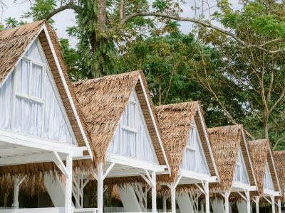 Manawari Beach Resort