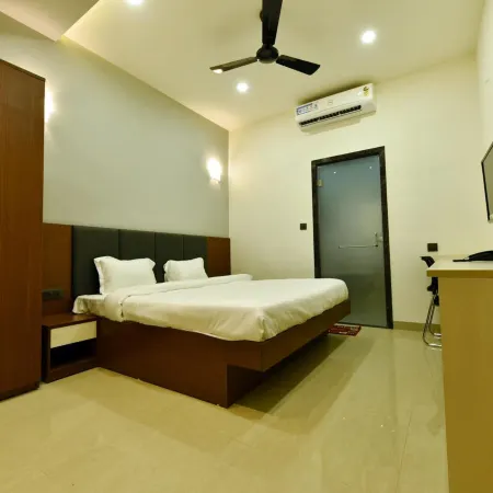 Hotel Nikhil Regency