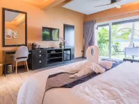 بينينسولا بيتش ريزورت Hotels near ميناء سنتربوينت