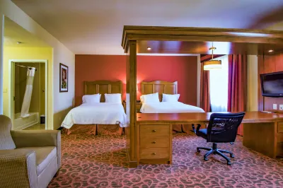 Hampton Inn & Suites Bastrop Hotels near World's Largest Gingerbread Man