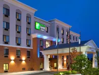 Holiday Inn Express & Suites Chicago West-O'Hare Arpt Area