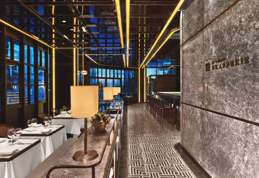 더 세인트 레지스 이스탄불 실내 수영장