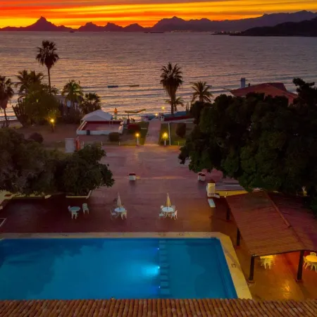 Hotel Playa de Cortes