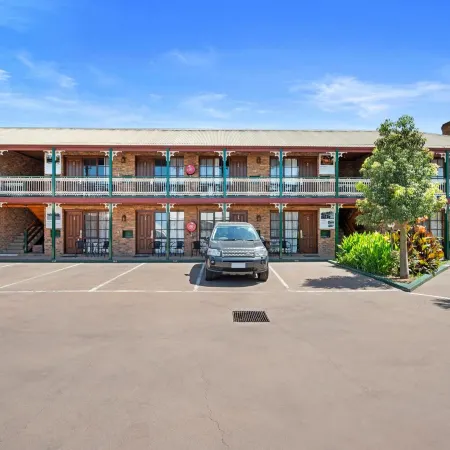The Settlement Historic Hotel