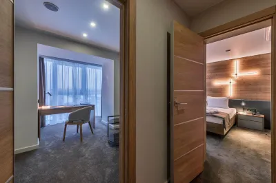 Волга Отели рядом с достопримечательностью «Мемориал Славы (Вечный огонь, Воинское мемориальное кладбище) 1941-1945 гг.»