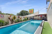 Bundaberg Coral Villa Motor Inn - Beach