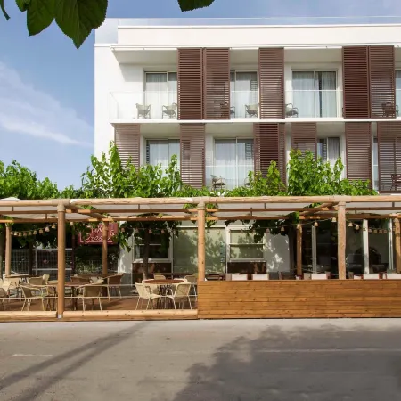 May Altafulla Beach Boutique Hotel