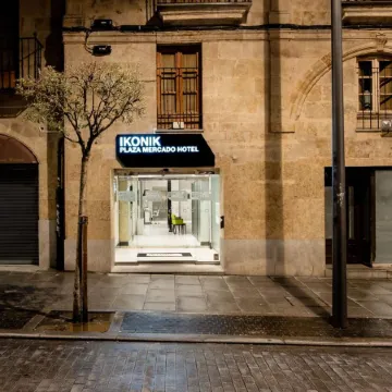 Ikonik Plaza Mercado Отели рядом с достопримечательностью «Сан-Эстебан»