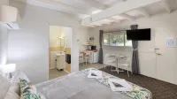 Oasis Motel