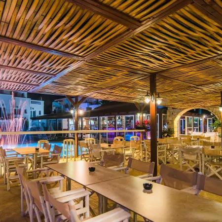 Yiannis Manos Hotel Resort