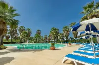 Prince Franklyn Hotel - Swimmingpools