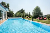 Parkhotel Maximilian Resort & SPA - Pools