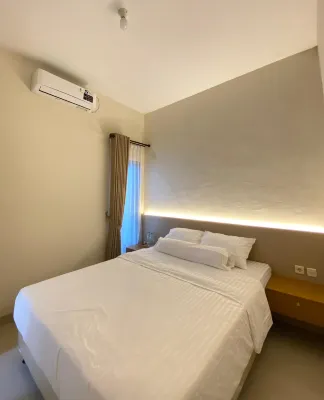Ellinor Full House Hotels near Masjid Al-Itqon