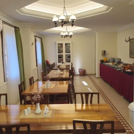 Hotel Ave Maria