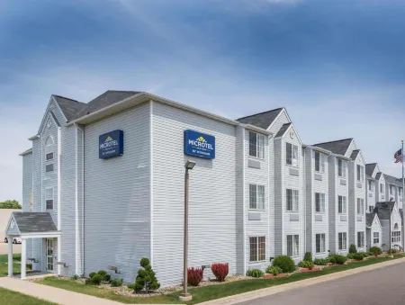 Microtel Inn & Suites by Wyndham Rochester North Mayo Clinic