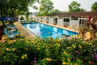 White Wood Resort by Stone Wood Hotels - Pools