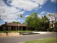 Orana Motor Inn - Parking