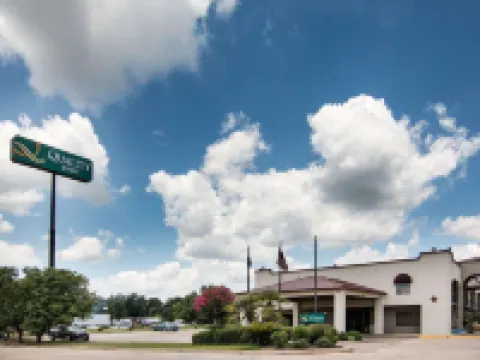 Quality Inn Near Parc Natchitoches Hotels in Natchitoches