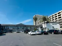 Travelodge by Wyndham Fresno Convention Center Area - Motels
