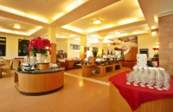 Grand Ussu Hotel & Convention