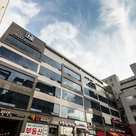 Yangju Hotel Black Отели рядом с достопримечательностью «Стадион Ыйджонбу»