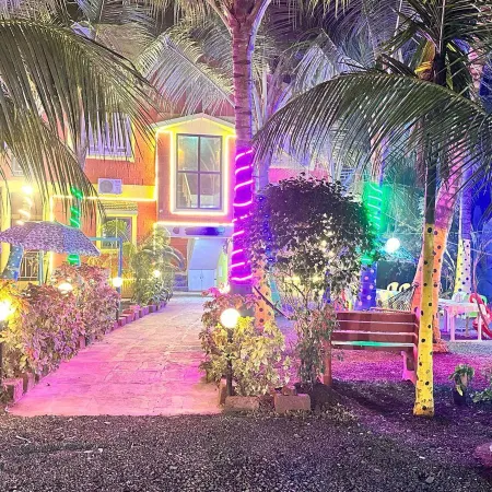 AV's Cottage Отели рядом с достопримечательностью «Алибаг Бич»